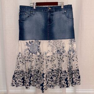 Motherhood Maternity M Denim Cotton Blue White Floral Tiered A Line Skirt